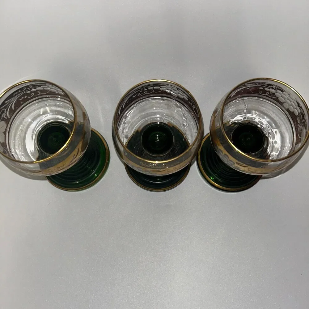 Set of 3 Green Glass Gold Trimmed Goblet Wine Glasses Textured Fruit